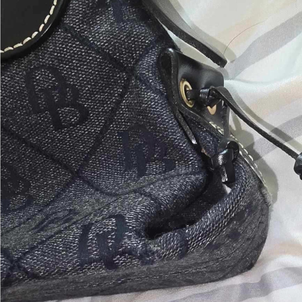 Authentic Vintage Dooney & Bourke Black Monogram Purse - Picture 14 of 16